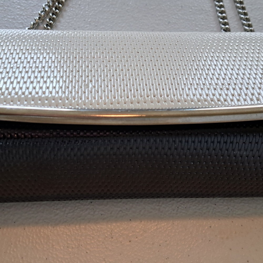 Black and Cream Purse - Picture 7 of 12